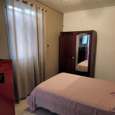 Backpackers Rental Room/Bathroom Only La Gaulette Bagian luar foto