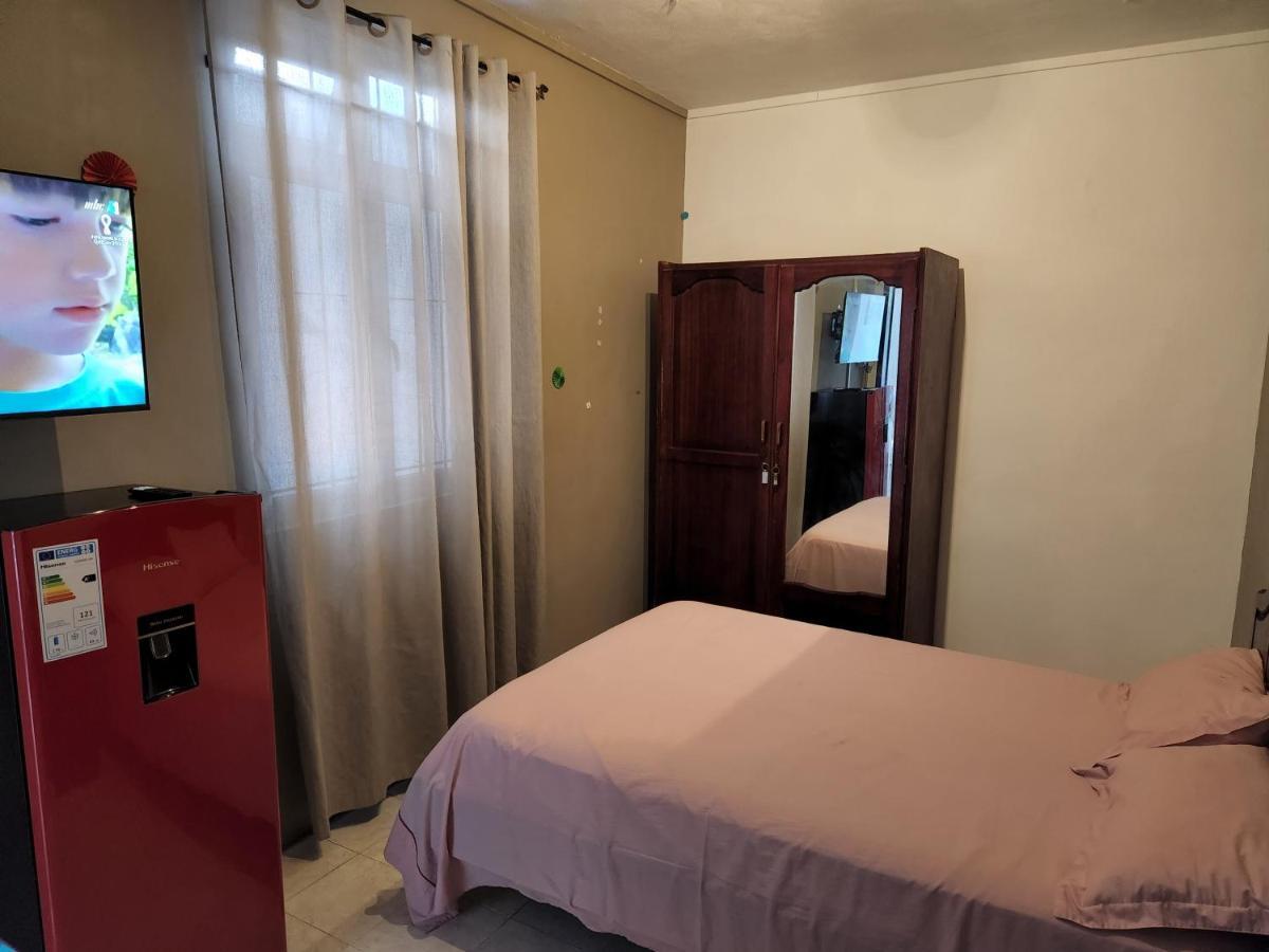 Backpackers Rental Room/Bathroom Only La Gaulette Bagian luar foto